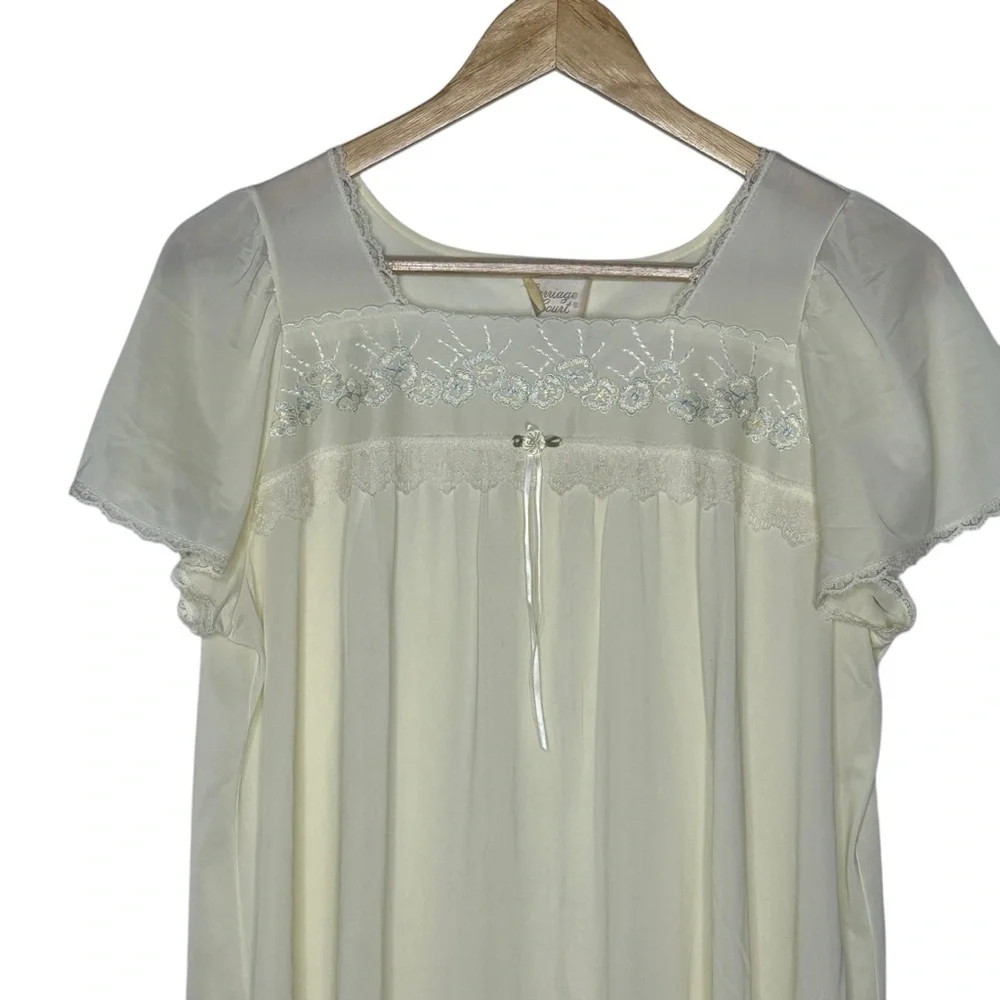 Vintage 80’s Carriage Court by Sears Embroidered Nightgown m - Picture 3 of 11